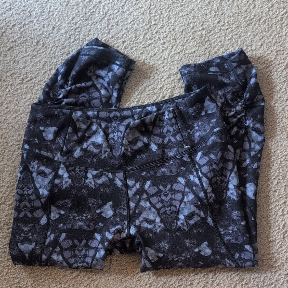 Calia Black & Gray Capris Athletic Leggings Size Medium